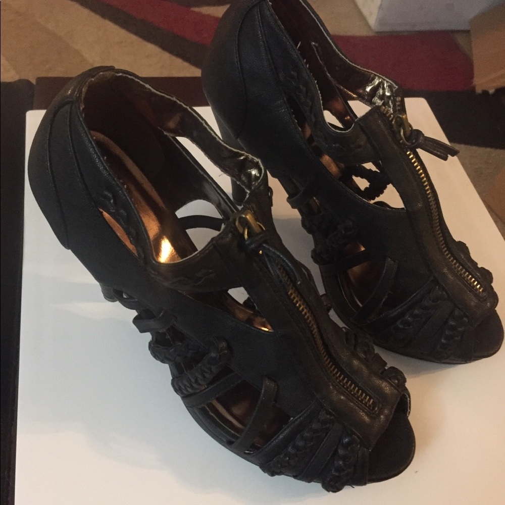 Sandal heels